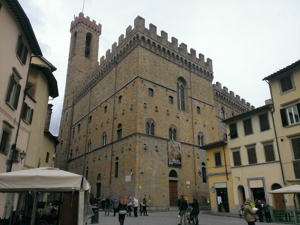 Il massiccio edificio del Bargello a Firenze