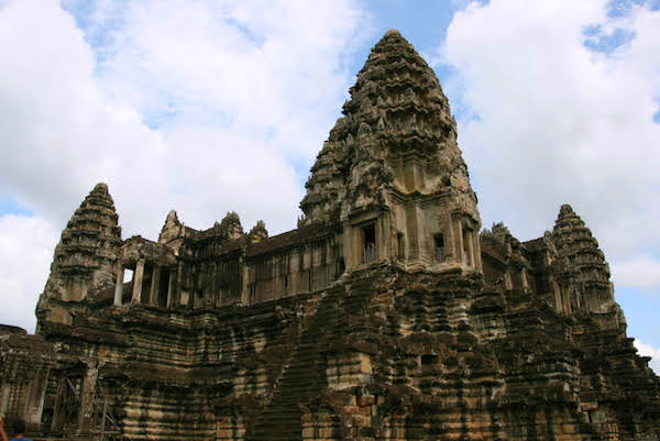 Il possente Angkor Wat in Cambogia