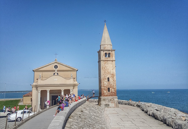 Il Santuario della Madonna dell’Angelo sul mare