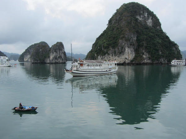 L’alba nella Baia di Halong