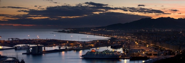 Malaga, una vista notturna