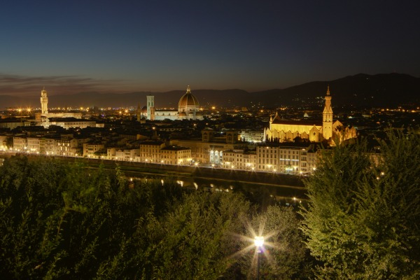 Vista notturna di Firenze da Piazzale Michelangelo