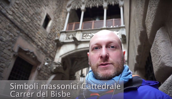 Il ponte in realtà camera di meditazione massonica vicino alla Cattedrale di Barcellona