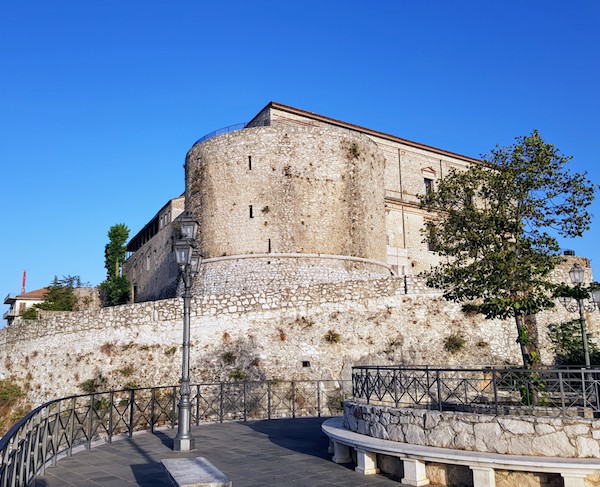 Il Castello Macchiaroli di Teggiano