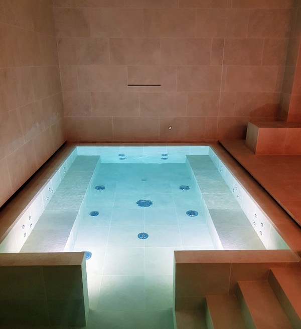 La piscina idromassaggio di Borgo Cadonega