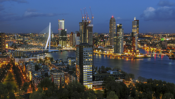 Uno degli skyline di Rotterdam con il Ponte di Erasmo