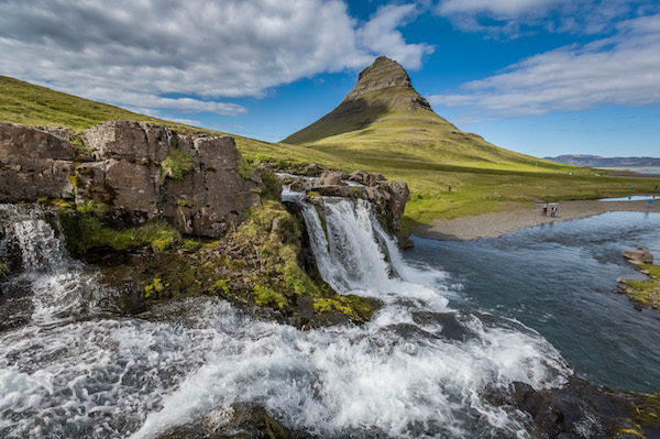 La montagna chiamata Kirkjufell in Islanda