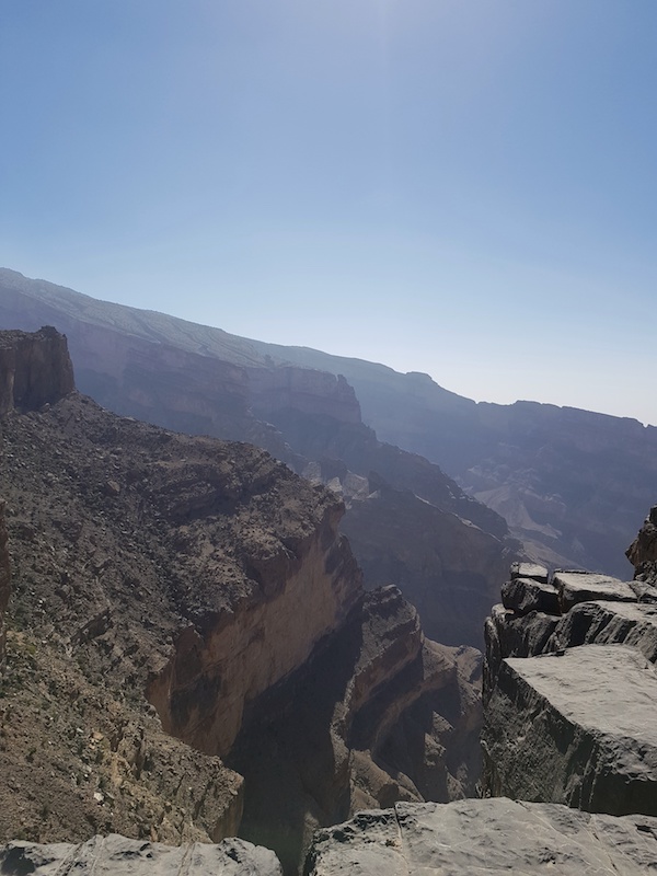 Il salto di 1.100 metri del Wadi Ghul in Oman