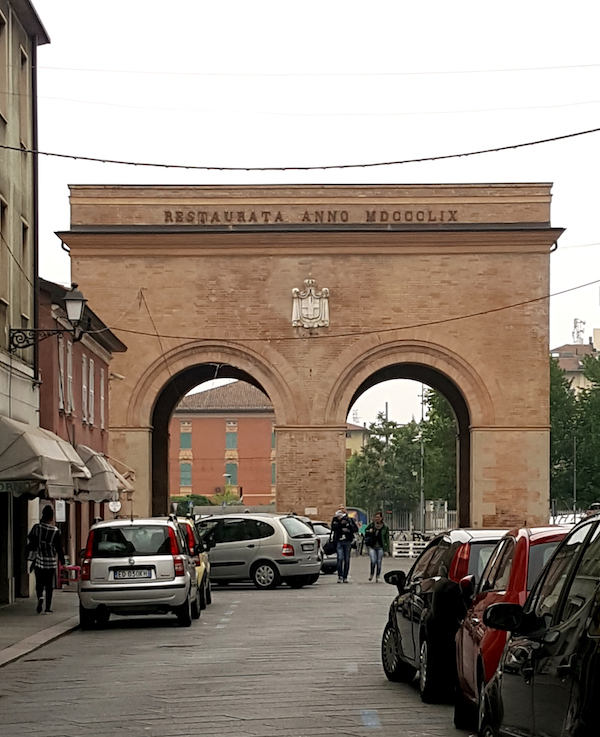 L’Arco di Porta Santa Croce