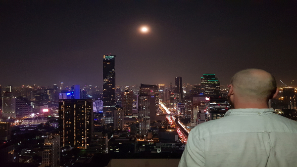 Bangkok vista dall'alto la notte