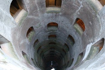 Orvieto, discesa nelle cavità