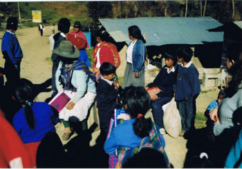 Bambini incontrati per strada in Peru'