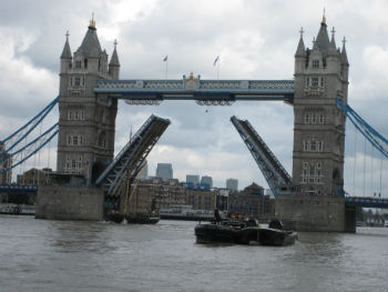 Tower Bridge "aperto" 