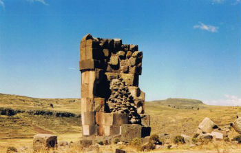 Sillustani-torre funeraria