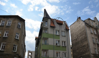 Środka district, i palazzi