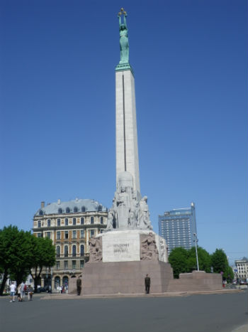 Monumento dell'Indipendenza Lettone, la seconda indipendenza, ottenuta nel 1991 insieme ad Estonia e Lituania