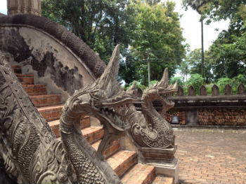 Naga all’esterno di Haw Phra Kaew