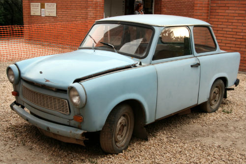 La vecchia auto Trabant 