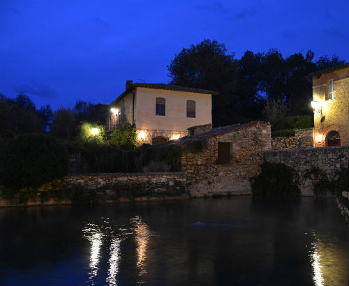 La vasca termale di Bagno Vignoni 