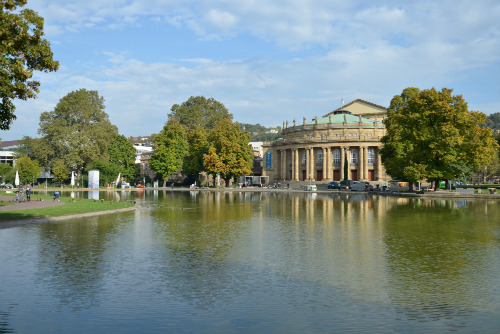 Oberer Schlossgarten e sullo sfondo Staatsshtheater