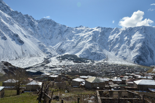 Kazbegi dall'alto