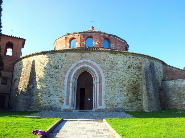 Chiesa dedicata a S. Michele Arcangelo