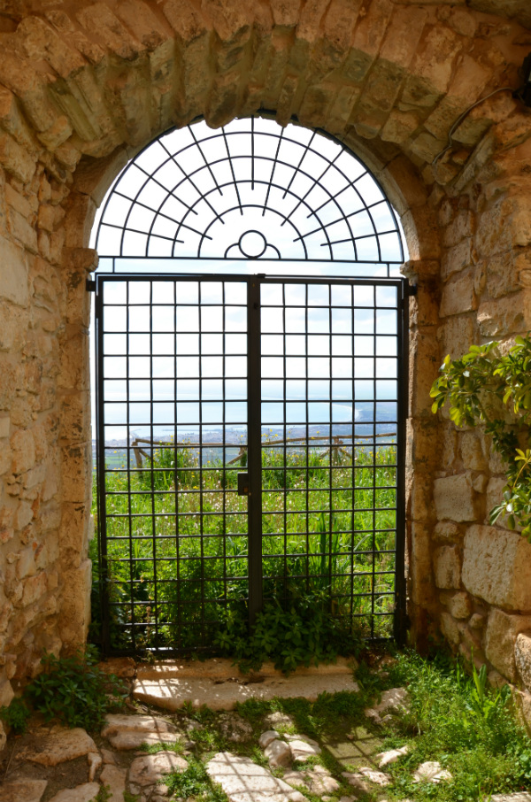 Un dettaglio all’abbazia di Santa Maria di Pulsano