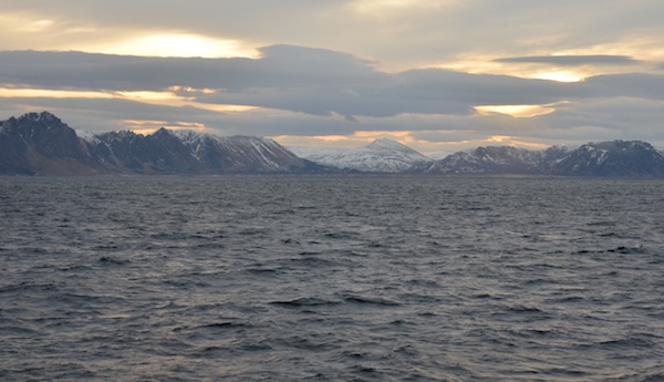 L’oceano come una tavola grigia e fredda ma icolori non mancano!