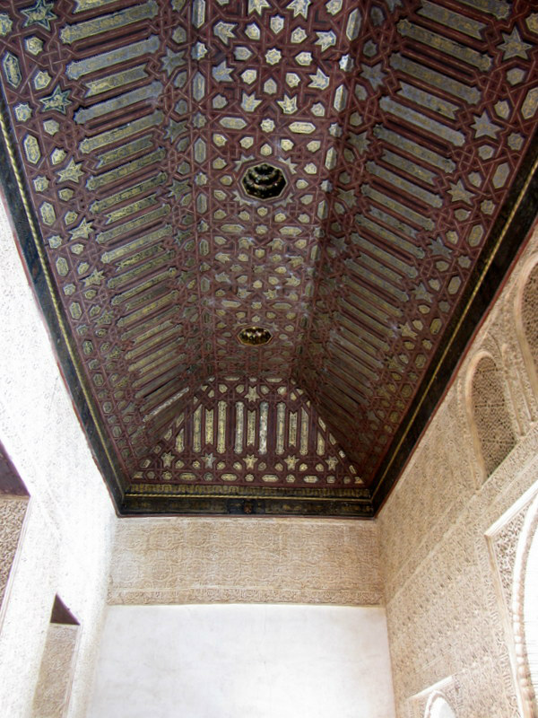 Uno dei soffitti dell'Alhambra