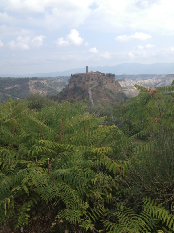 Civita di Bagnoregio vista da lontano