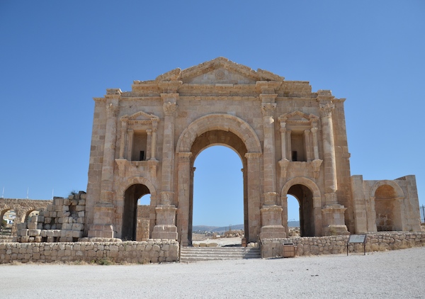 Arco di Trionfo o Arco di Adriano