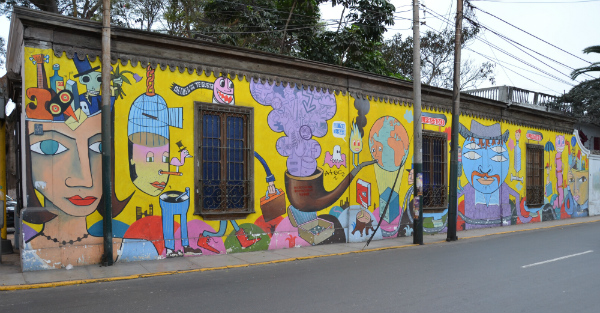I colori di Barranco nei suoi murales