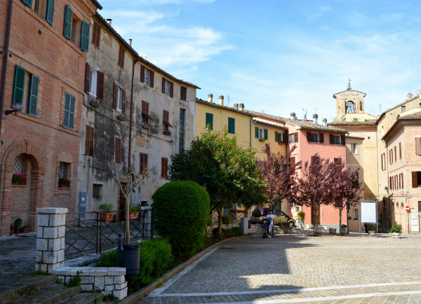 Scorci della piazzetta di Cupramontana