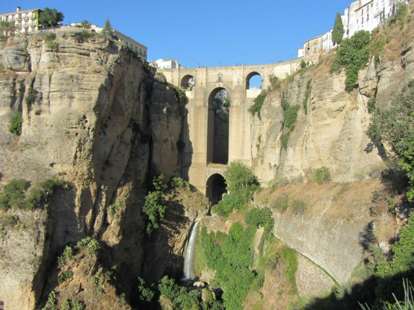 Ronda, camino al fondo del Tajo