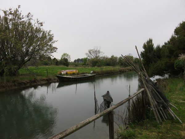 Barca e attrezzi da pesca - Albergo diffuso a Valle del Moro