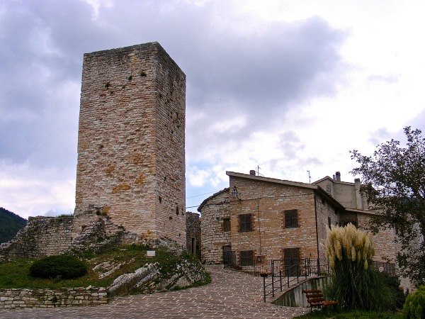 Il piccolo borgo medievale di Pierosara