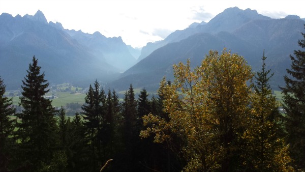 La valle e le Dolomiti, fuori da San Pietro in Monte