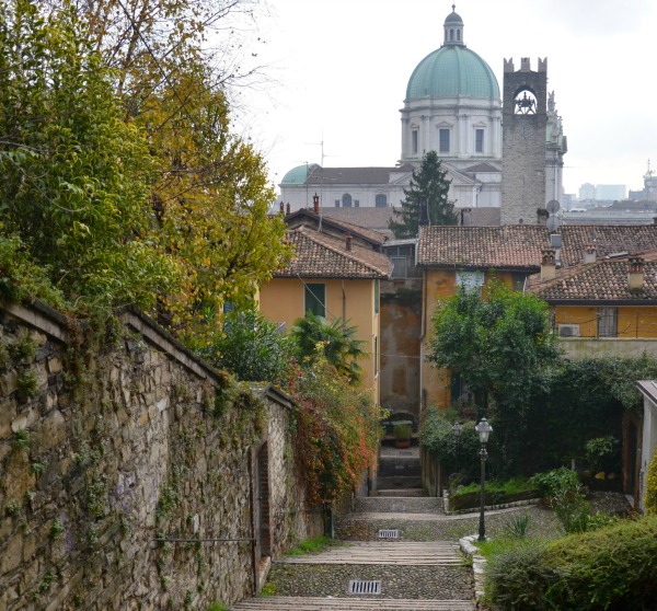 A mio avviso uno degli scorci più belli di Brescia (scendendo dal Castello)