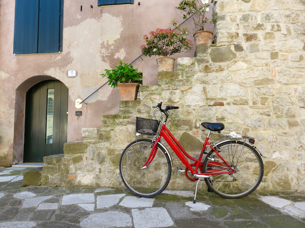 Nel centro storico di Grado, a differenza di Venezia, si può andare in bicicletta
