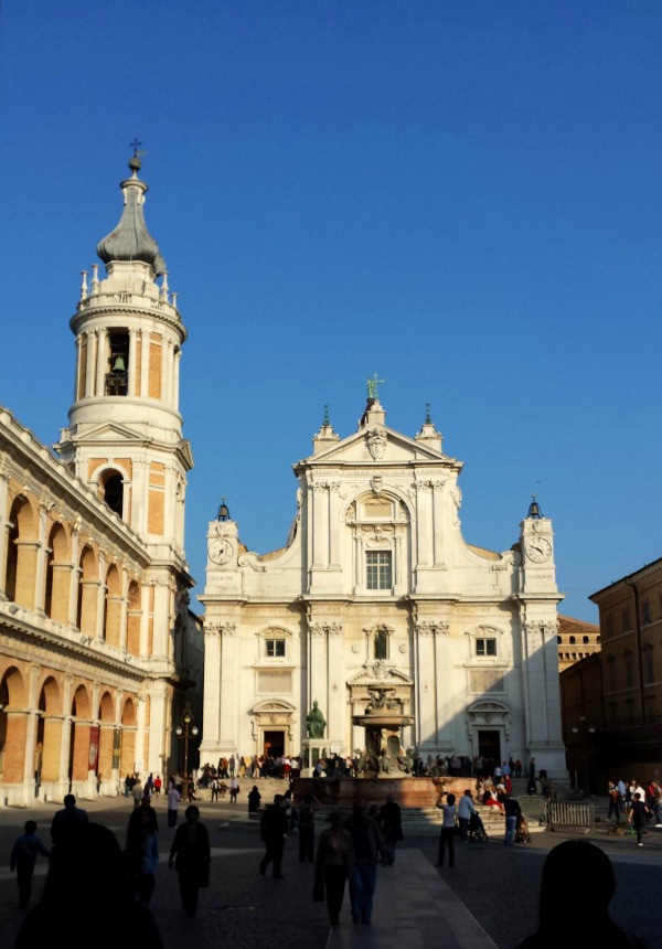 La facciata della Basilica di Loreto