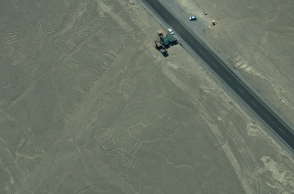 Linee di Nazca: la piattaforma da cui ammirare “albero” e “mani”