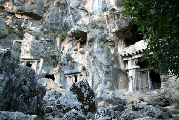 Pinara, passeggiando tra le tombe Licie