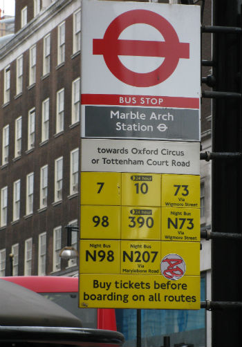 Un tour di Londra sul bus n.23, passando per Oxford Street e Piccadilly Circus