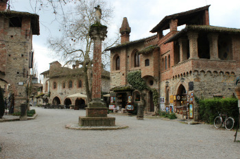 Grazzano Visconti (PC), un concentrato di passione medievale