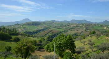 Marche: alla scoperta di borghi autentici dell’entroterra (Cupramontana e Serra San Quirico)