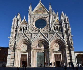 Il Duomo di Siena e il suo pavimento: un tesoro svelato al pubblico