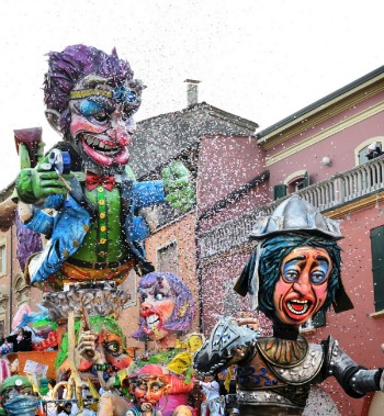 Tempo di carnevale: tre città italiane dove la festa è super!
