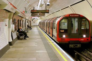 I Trasporti a Londra con i BAMBINI: tutte le info su Metro, Bus e Abbonamenti